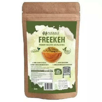 Eine Packung Nabali Freekeh, 400g, gerösteter grüner Weizen aus Palästina, in einem braunen, wiederverschließbaren Beutel.