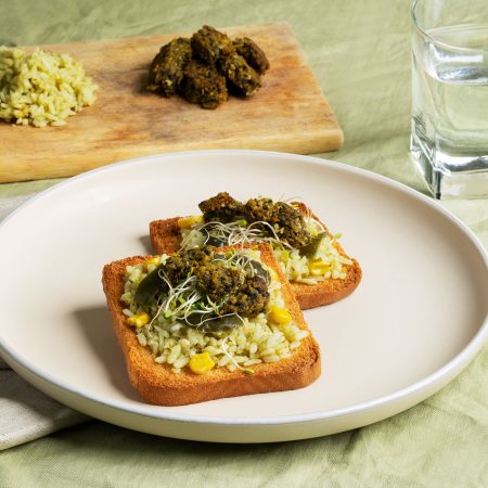 Entdecken Sie unsere köstliche Auswahl an Tapenade und Pesto! Ob als würziger Brotaufstrich, Dip oder Begleiter für Pasta und Sandwiches – unsere Tapenade und Pesto überzeugen mit hochwertigen Zutaten und intensiven Aromen. Perfekt für mediterrane Genussmomente und vielseitig einsetzbar!